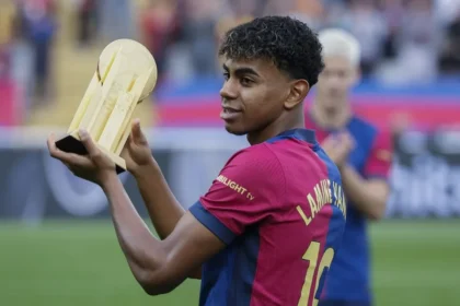 Lamine Yamal, Cubarsí y Huijsen: Candidatos al Trofeo Kopa 2025