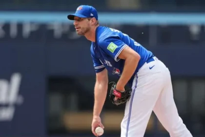 Scherzer Brillante, Guerrero Jr. Decide: Azulejos Dominan a Cachorros