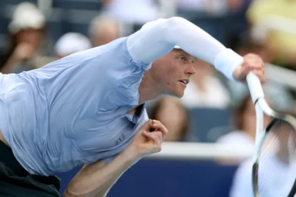Sinner a Semifinales en Cincinnati; Gauff Avanza a Cuartos en Torneo WTA