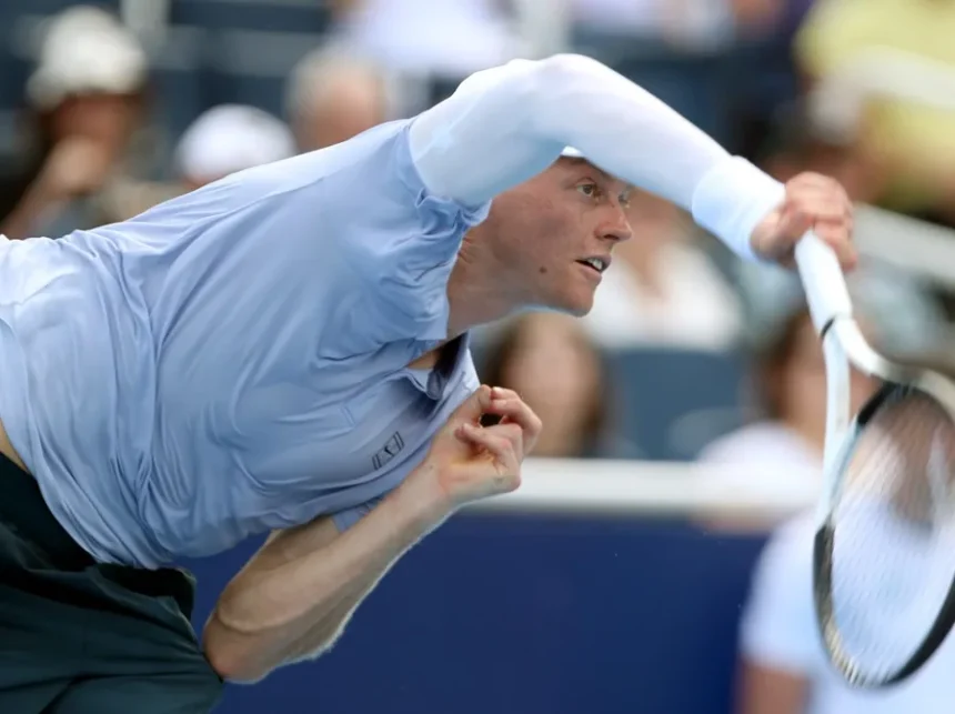 Sinner a Semifinales en Cincinnati; Gauff Avanza a Cuartos en Torneo WTA
