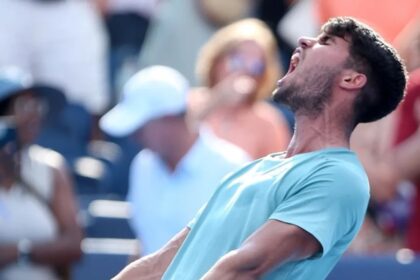 Alcaraz avanza a semis en Cincinnati tras vencer a Rublev en épico duelo