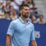 Djokovic avanza en US Open tras ceder set ante Svajda: Busca título 24