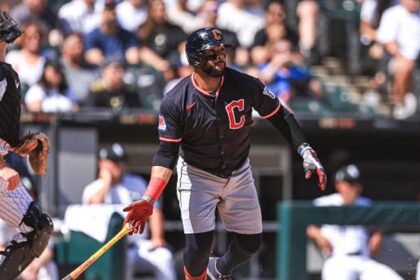 Carlos Santana, agente libre: Cleveland le da libertad al veterano dominicano