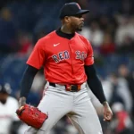 Chapman extiende su contrato con Boston hasta 2026: Refuerza el bullpen