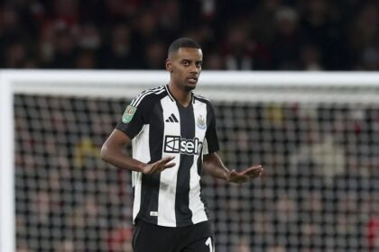 Liverpool rompe el mercado: Ficha a Isak por 150 millones de euros