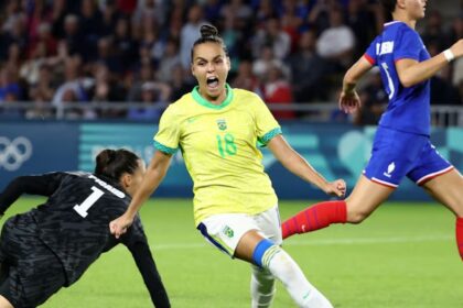 Brasil vence a Francia en voleibol y se medirá a Italia en semifinales