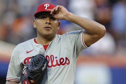 Suárez domina y Filis aseguran serie crucial ante Cerveceros en Milwaukee
