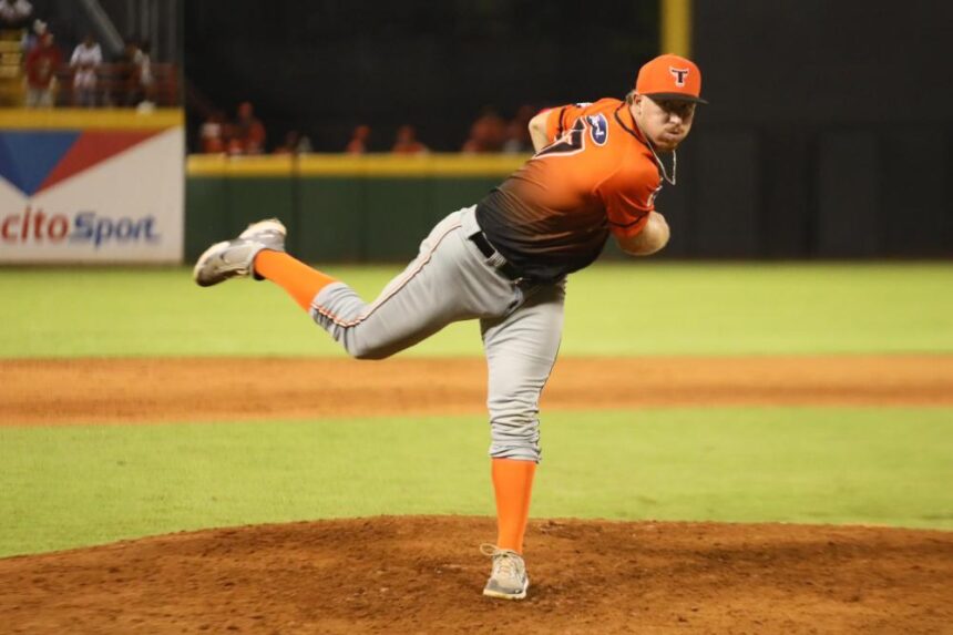 Joe Corbett regresa a los Toros del Este para fortalecer el bullpen en LIDOM