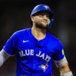 Bo Bichette a la lista de lesionados: Esguince en rodilla frena a estrella de Azulejos
