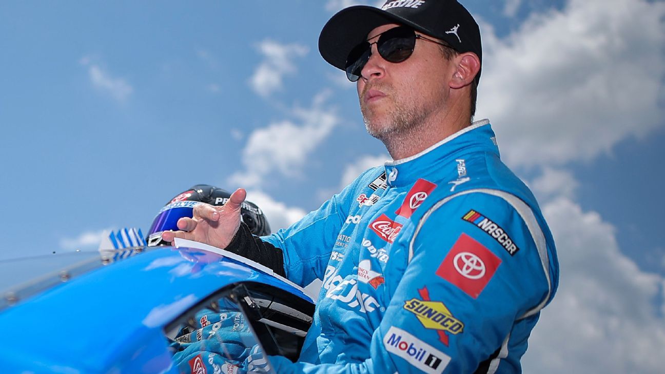 Hamlin arrasa: ¡Pole Position en Gateway y lidera playoffs NASCAR ...