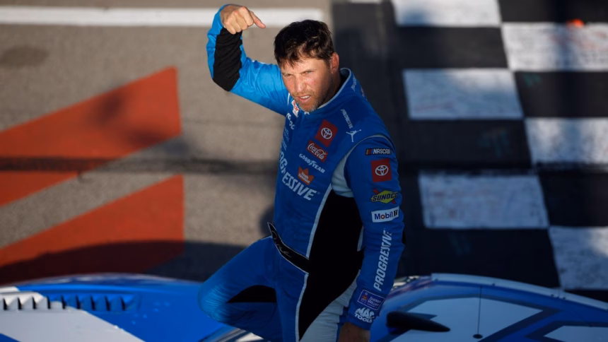 Hamlin domina en Gateway y avanza a playoffs NASCAR: ¡Victoria clave!