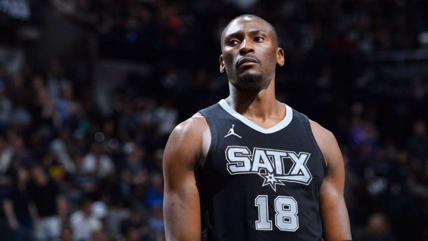 Bismack Biyombo firma con Spurs: Refuerzo veterano para la temporada NBA