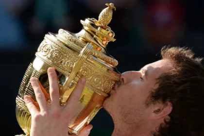 Raqueta de Andy Murray en Wimbledon 2013 Alcanza $73K en Subasta Récord