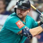 Raleigh Impulsa Barrida de Marineros: 58 HR y Dominio ante Astros