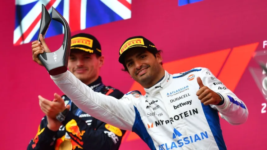 Verstappen Gana en Bakú; Russell y Sainz en el Podio, Piastri Fuera