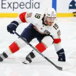 Estrategias de Draft en Ligas de Hockey: Tkachuk, Kucherov y Más