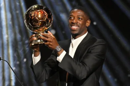 Mbappé y Messi celebran el Balón de Oro de Dembélé