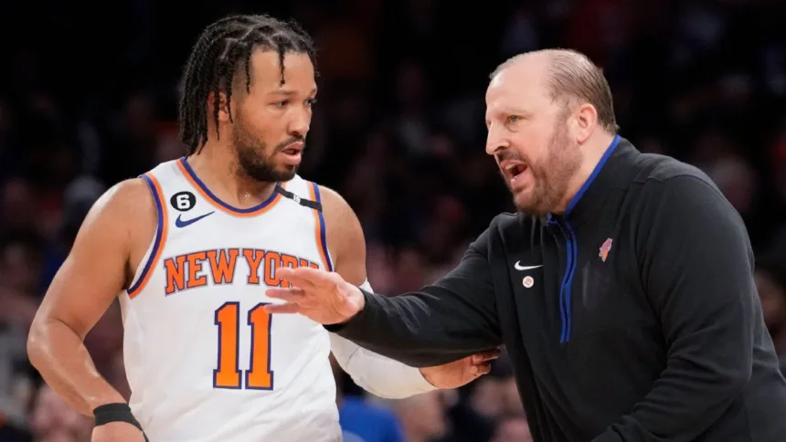 Brunson lamenta salida de Thibodeau de Knicks: "Significó mucho"