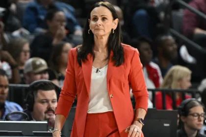 Liberty: Sandy Brondello deja el banquillo tras fracaso en playoffs WNBA