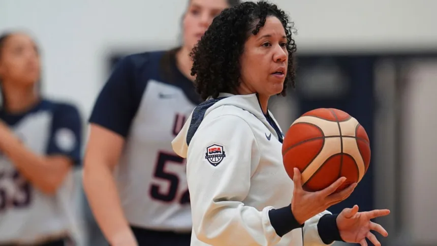 Kara Lawson, nueva entrenadora de baloncesto femenino USA rumbo a Los Ángeles 2028