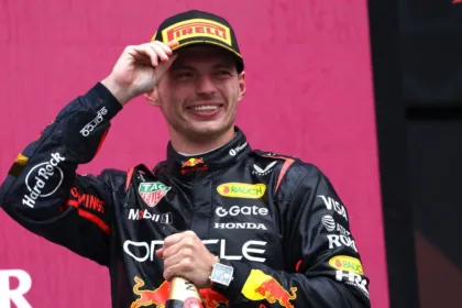 Verstappen no descarta título F1 tras victoria en Azerbaiyán