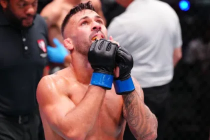 Sosa firma con UFC tras la muerte de su padre: Ejemplo de Resiliencia