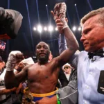 Crawford tilda a Topuria de "cazafama" y descarta pelea