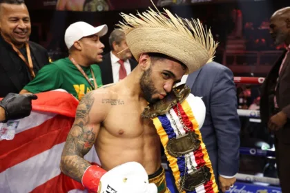 Collazo Retiene Títulos Tras Inesperada Parada: Vayson Sorprende en el Ring