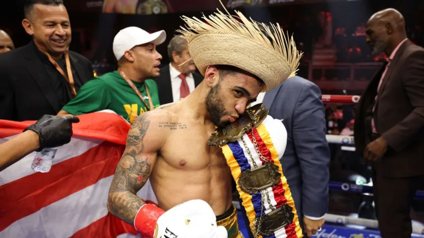 Collazo Retiene Títulos Tras Inesperada Parada: Vayson Sorprende en el Ring
