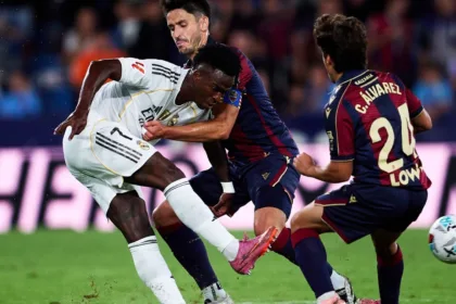 Vinícius Jr. y Elgezabal: Choque y polémica en victoria del Real Madrid