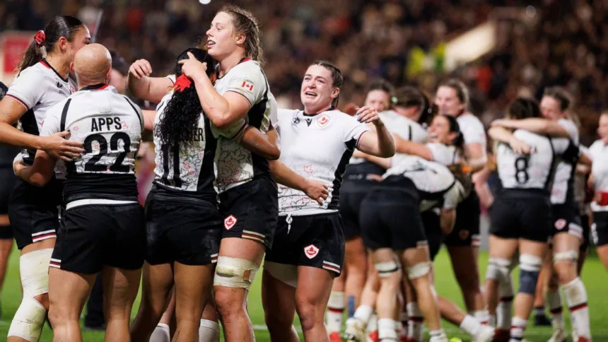Canadá se prepara para la final del Mundial de Rugby Femenino con audífonos