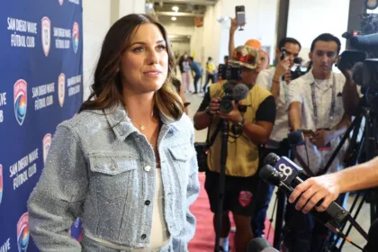 Alex Morgan: De la Cancha al Éxito Empresarial en el Fútbol Femenino