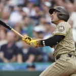 Padres sufren: Ramón Laureano fuera por fractura, pierde Serie Comodín