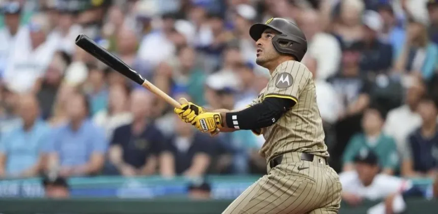 Padres sufren: Ramón Laureano fuera por fractura, pierde Serie Comodín