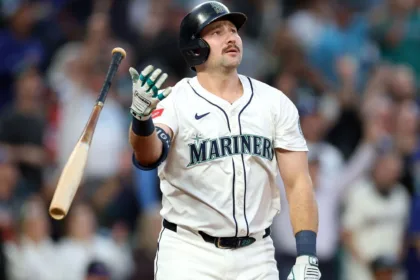 Cal Raleigh enciende a Mariners: 2 jonrones y título de la AL Oeste