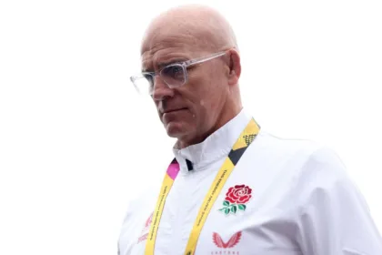 John Mitchell: El arquitecto detrás del éxito de las Red Roses en el Mundial de Rugby Femenino