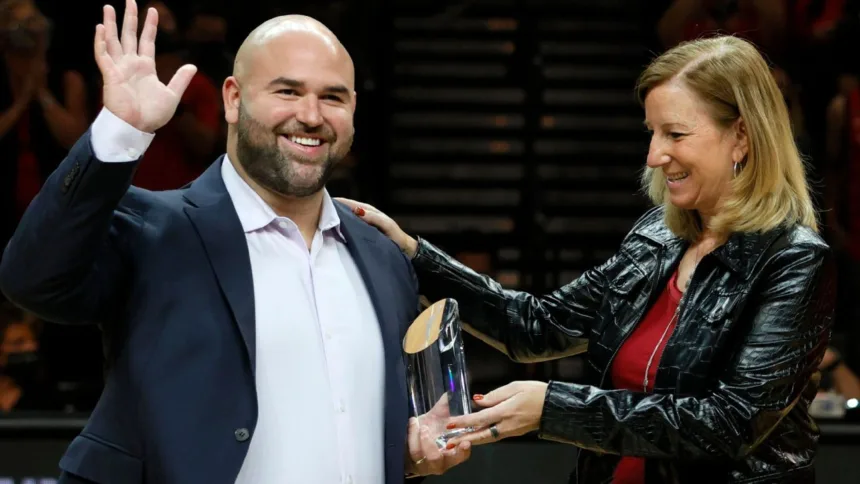 Dan Padover hace historia: Gana por tercera vez el Ejecutivo del Año WNBA