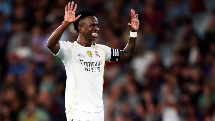 Xabi Alonso: "Me gusta ver sonreír a Vinícius" en el Derbi Madrileño
