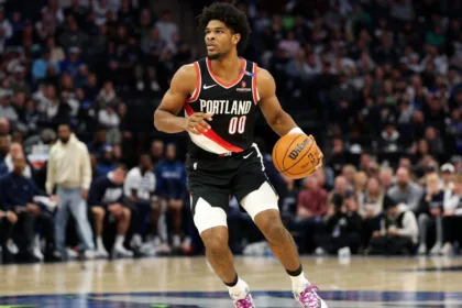 Scoot Henderson: Baja por Desgarro en el Muslo, Trail Blazers en Alerta