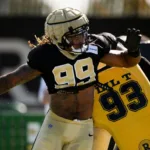 Chase Young: DE de los Saints se pierde cuarto juego por lesión