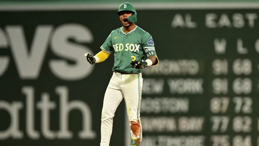 Red Sox a Playoffs: Rafaela con Triple Walk-Off en Fenway Park