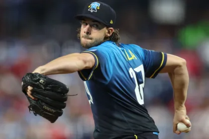 Nola Brillante: ¿Rotación o Bullpen? Filadelfia Evalúa para Playoffs
