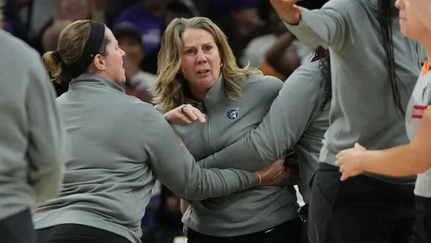 Reeve EXPLOTA contra árbitros tras lesión de Collier en derrota de Lynx