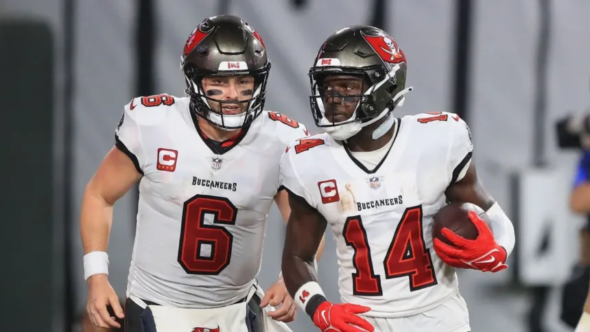 Bucs vs Eagles: Mayfield y Godwin Listos, Refuerzos Clave en Tampa Bay
