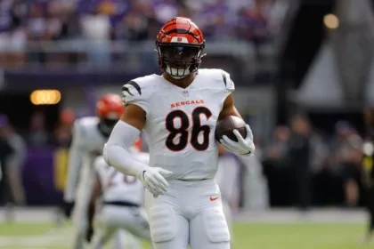 Bengals sin Fant vs Broncos: TE fuera por conmoción, Browning titular