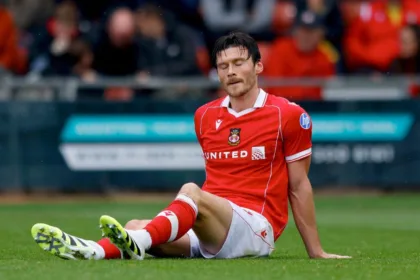 Wrexham Empata con Derby: Sin Victoria en Casa, Brereton Díaz Anota