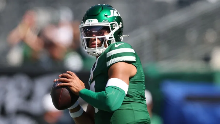 Jets recuperan a Fields tras conmoción: Listo para enfrentar a los Dolphins