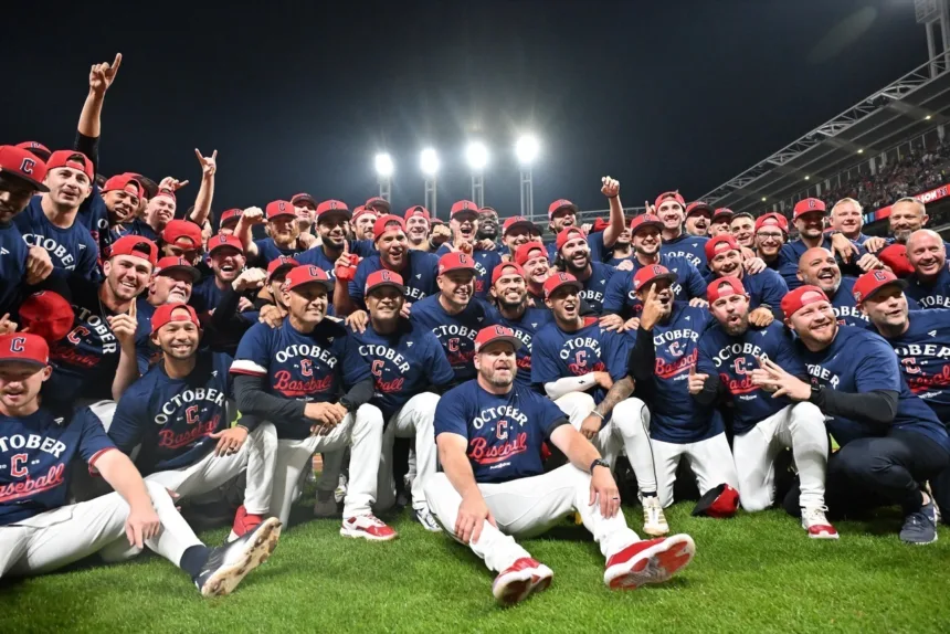 Guardianes de Cleveland a Playoffs: Dramático triunfo ante Rangers