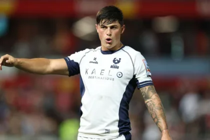 Rees-Zammit Brilló en su Regreso al Rugby: Lam Confía en su Mejora