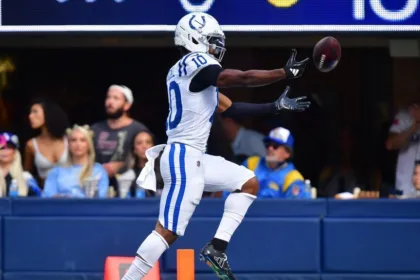 Colts: Adonai Mitchell, Fumble Costoso y Penalización Crucial en Derrota